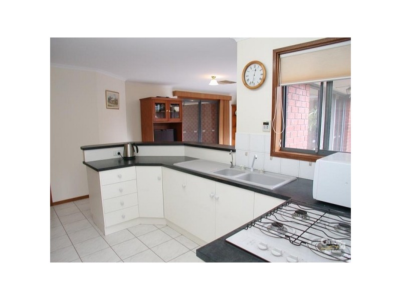 18 Peppermint Grove, Aberfoyle Park SA 5159