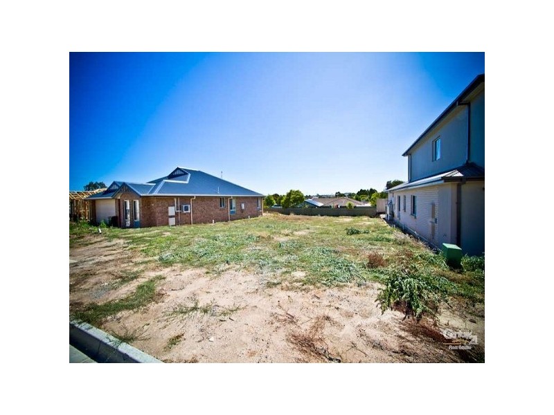 18 Arkle Place, Woodcroft SA 5162