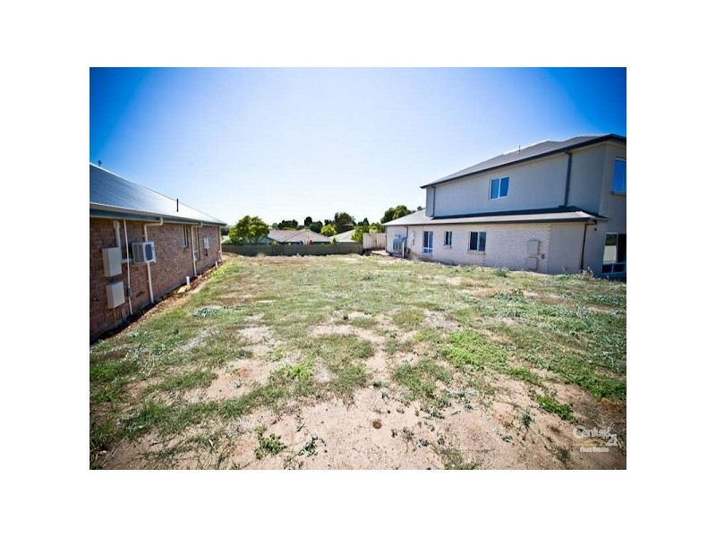 18 Arkle Place, Woodcroft SA 5162