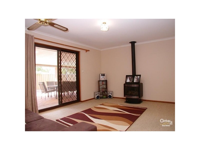 5 Phoenix Crescent, Old Reynella SA 5161