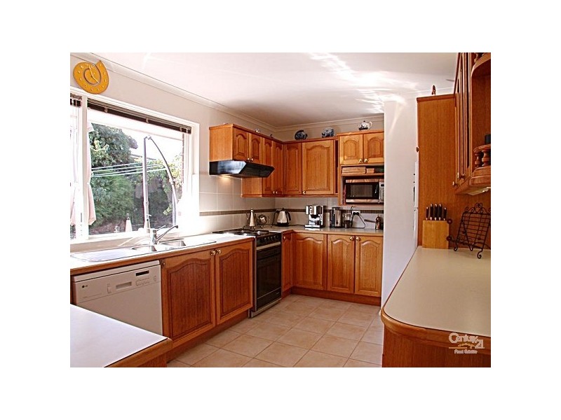 2 Karoola Court, Hallett Cove SA 5158