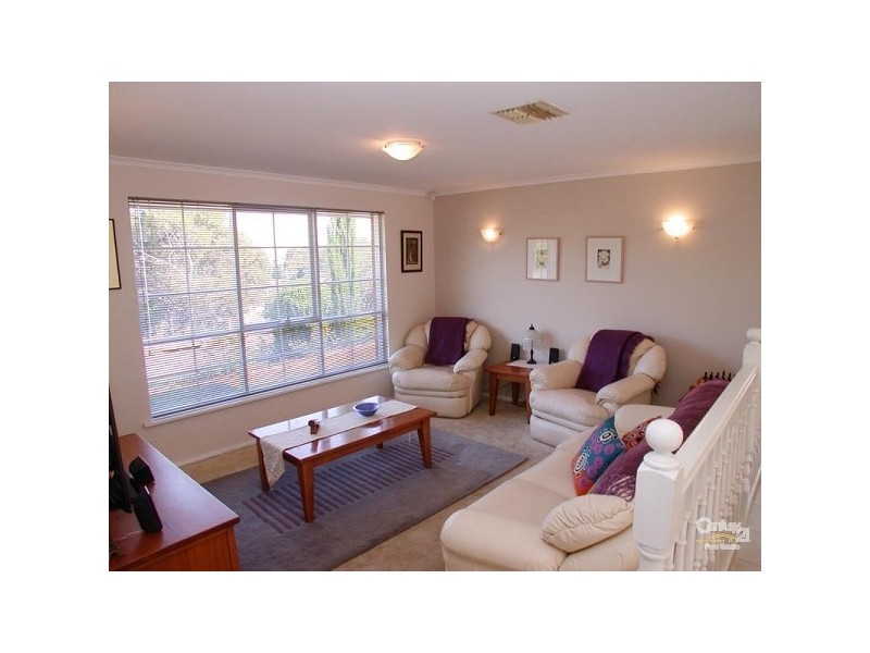 2 Karoola Court, Hallett Cove SA 5158