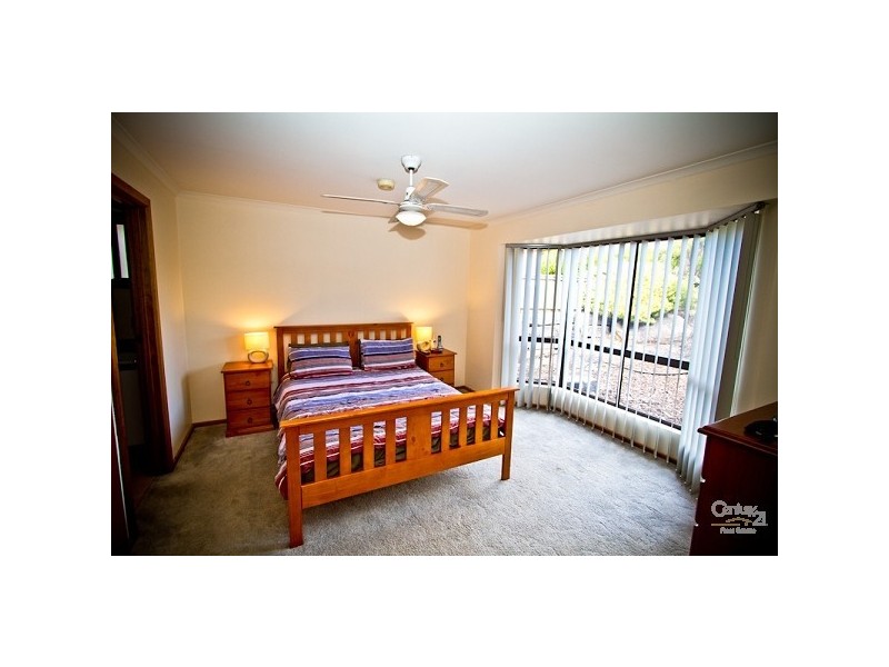 5 Birksdale Ct, Morphett Vale SA 5162