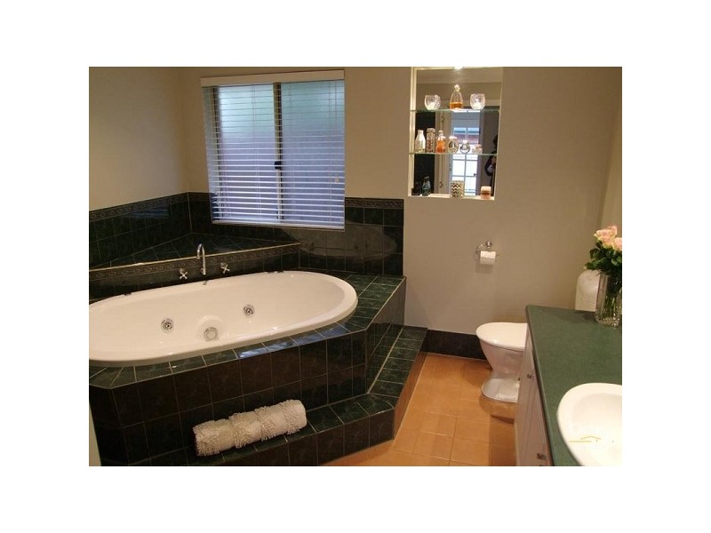 5 Aloisi Ct, Woodcroft SA 5162