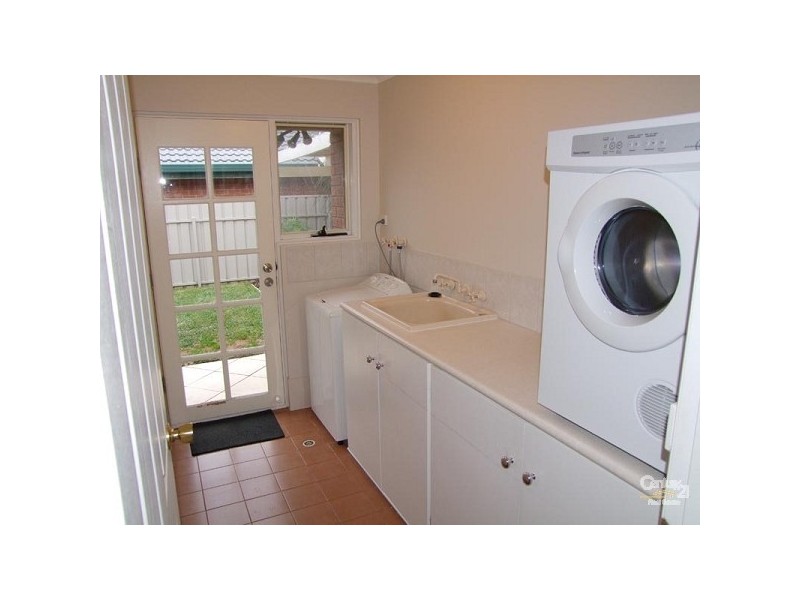 5 Aloisi Ct, Woodcroft SA 5162