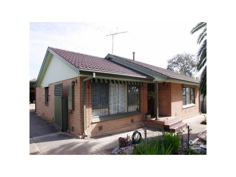 9 Donald Cres, Christie Downs SA 5164