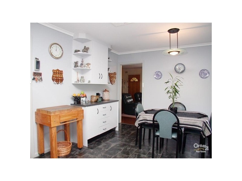 9 Donald Cres, Christie Downs SA 5164