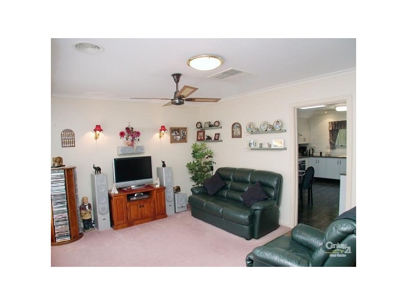 9 Donald Cres, Christie Downs SA 5164