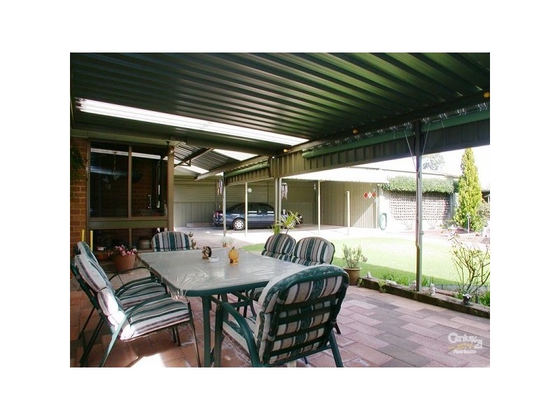 9 Donald Cres, Christie Downs SA 5164