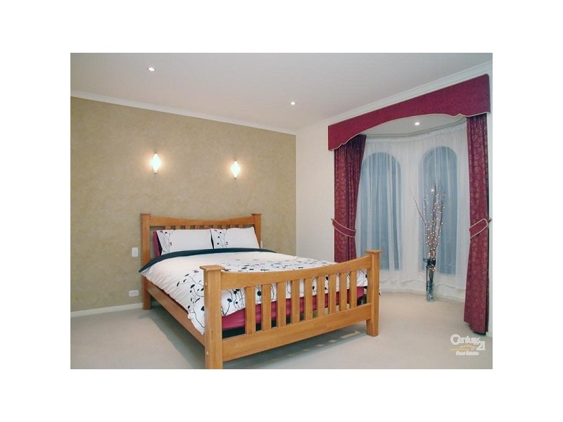 45 Tobin Crescent, Woodcroft SA 5162