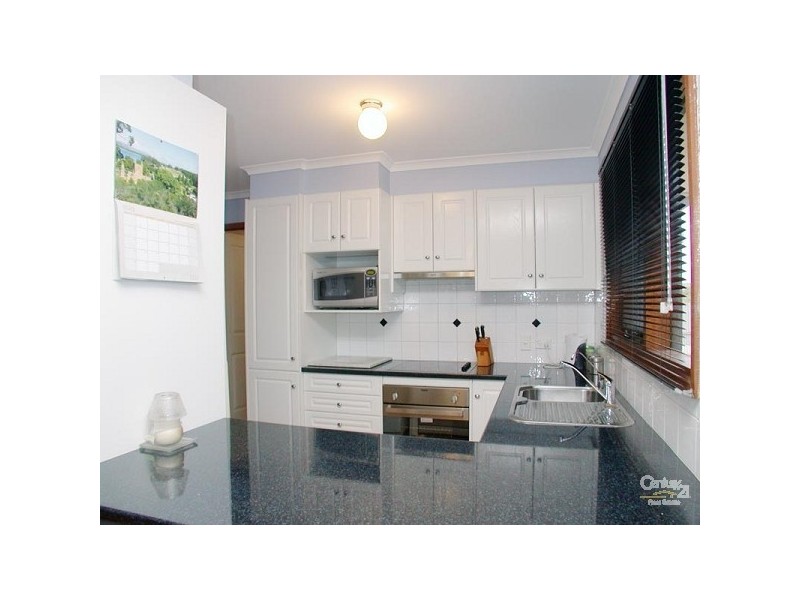 33 Troutbeck Crescent, Huntfield Heights SA 5163