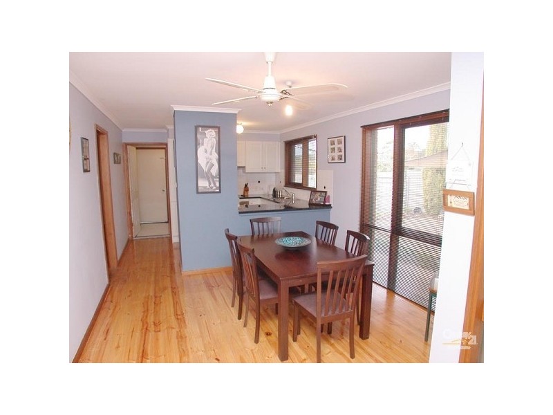 33 Troutbeck Crescent, Huntfield Heights SA 5163