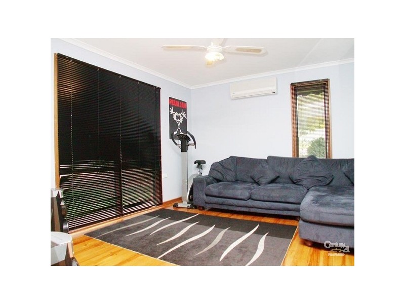 33 Troutbeck Crescent, Huntfield Heights SA 5163