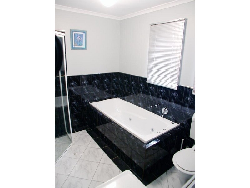 33 Troutbeck Crescent, Huntfield Heights SA 5163