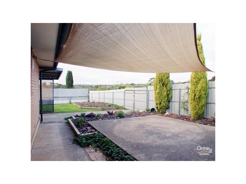 33 Troutbeck Crescent, Huntfield Heights SA 5163