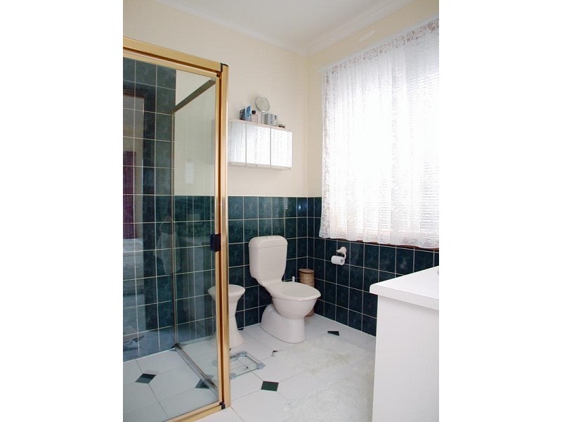17 Gleneagles Road, Aberfoyle Park SA 5159