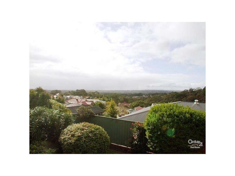 17 Gleneagles Road, Aberfoyle Park SA 5159