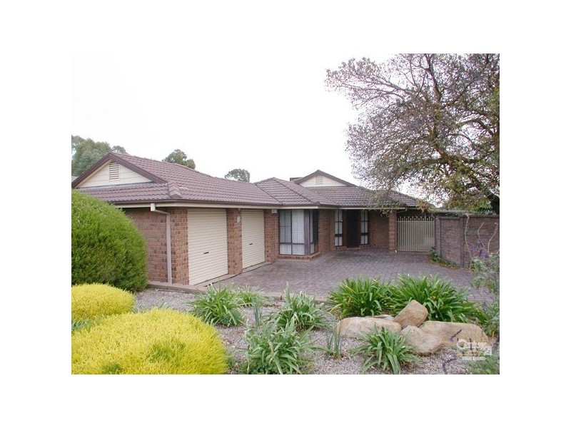 8 Foxfield Drive, Onkaparinga Hills SA 5163