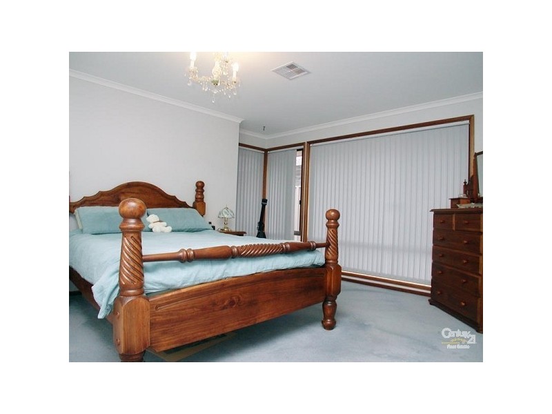 8 Foxfield Drive, Onkaparinga Hills SA 5163