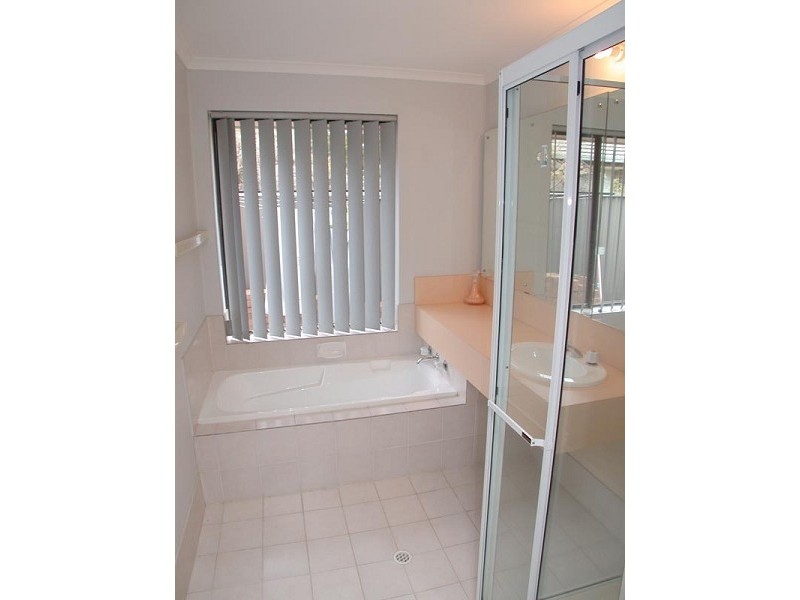 8 Foxfield Drive, Onkaparinga Hills SA 5163