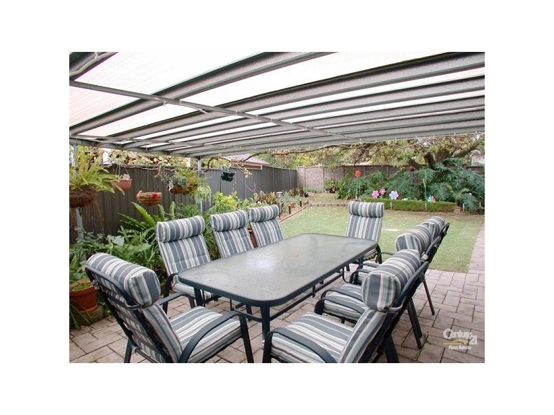 8 Foxfield Drive, Onkaparinga Hills SA 5163