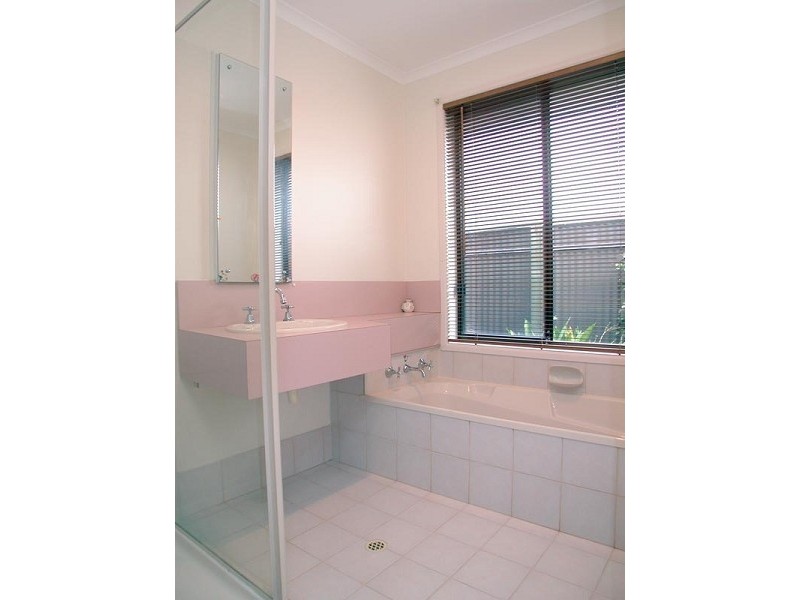 2 Calauria Crescent, Trott Park SA 5158