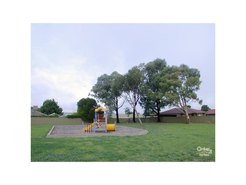 2 Calauria Crescent, Trott Park SA 5158