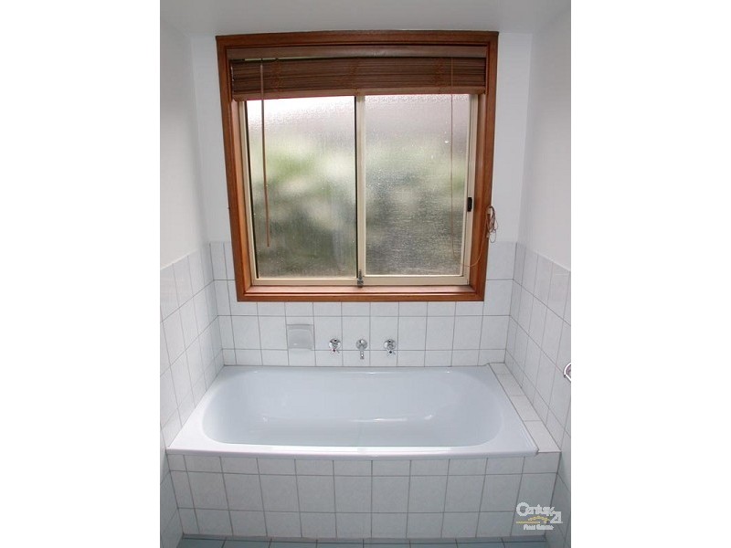 16 Sir James Hardy  Way, Woodcroft SA 5162