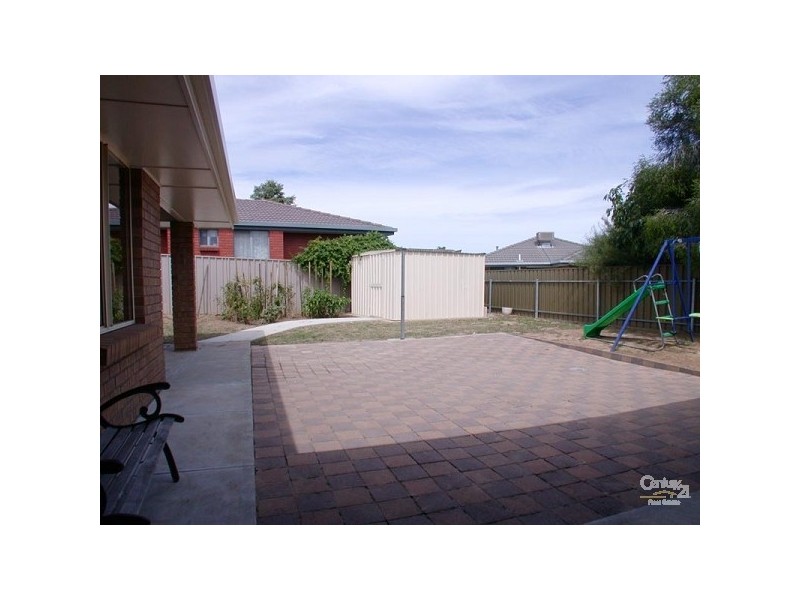 16 Sir James Hardy  Way, Woodcroft SA 5162