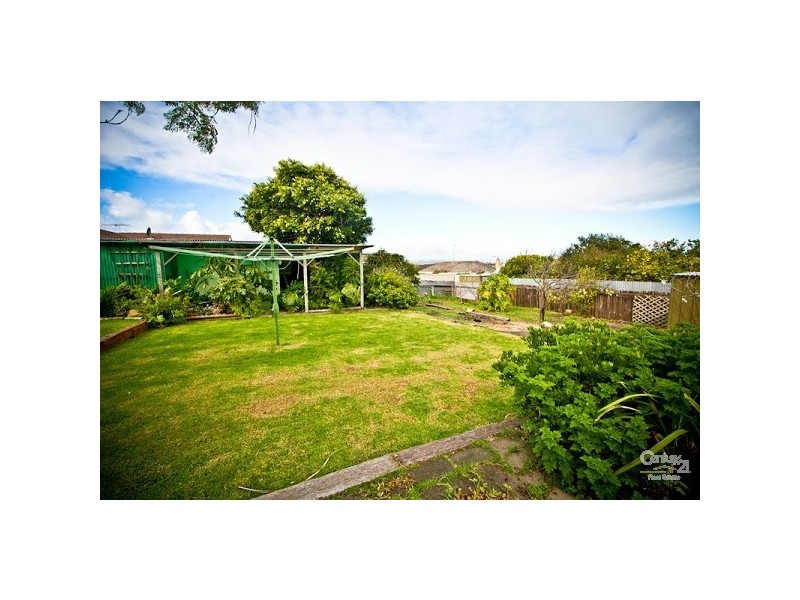 16 Oliver Crescent, Port Noarlunga SA 5167