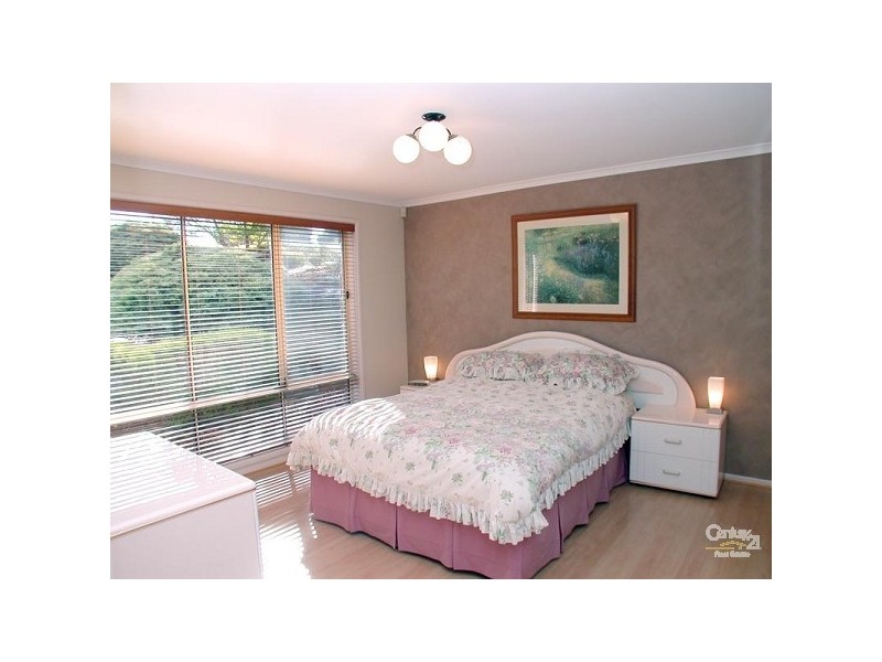 1 Corrie Place, Aberfoyle Park SA 5159