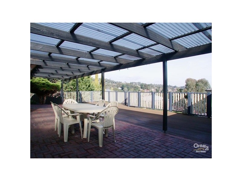 1 Corrie Place, Aberfoyle Park SA 5159