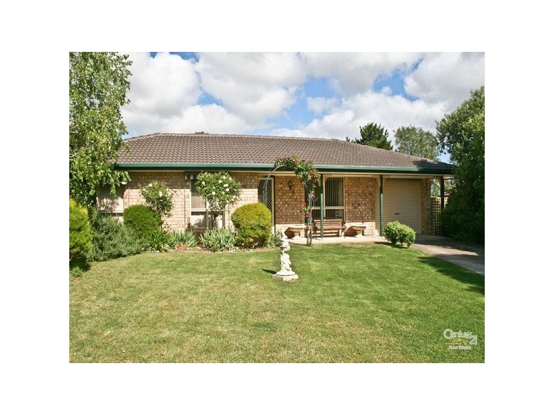 28 Bordeaux Drive, Woodcroft SA 5162