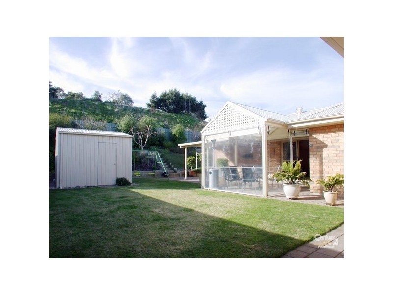 4 Annabelle Drive, Hallett Cove SA 5158