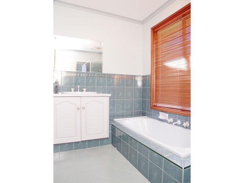 3 Mildara Close, Woodcroft SA 5162