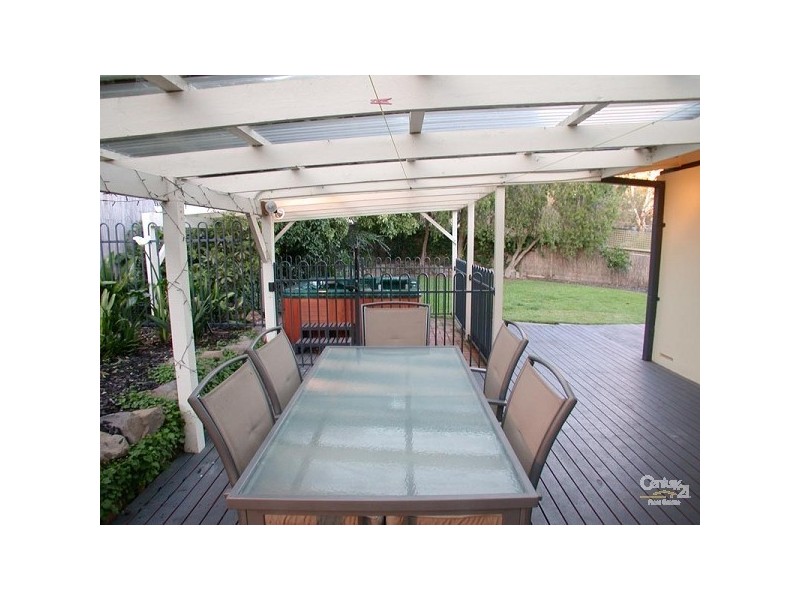 5 Holmes Court, Flagstaff Hill SA 5159