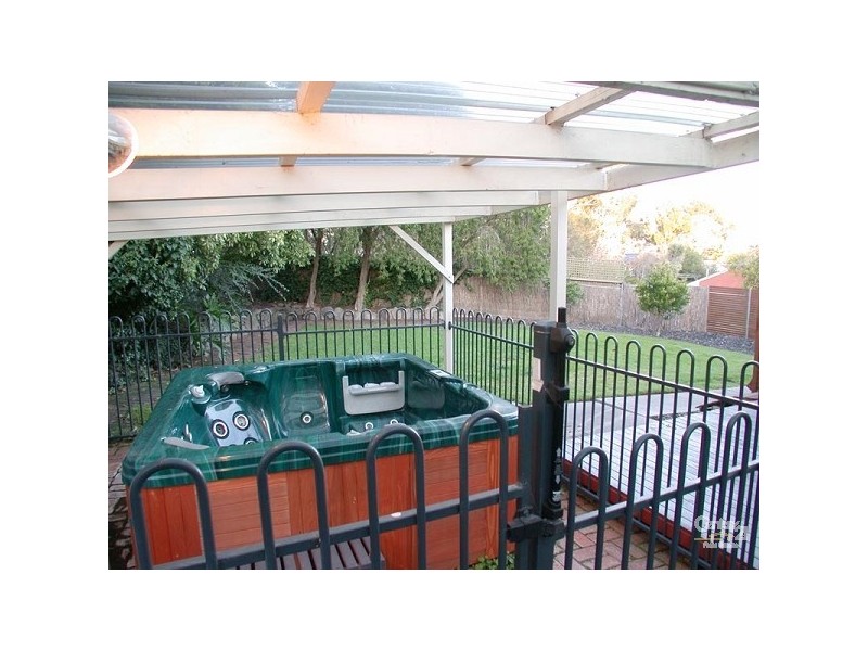 5 Holmes Court, Flagstaff Hill SA 5159