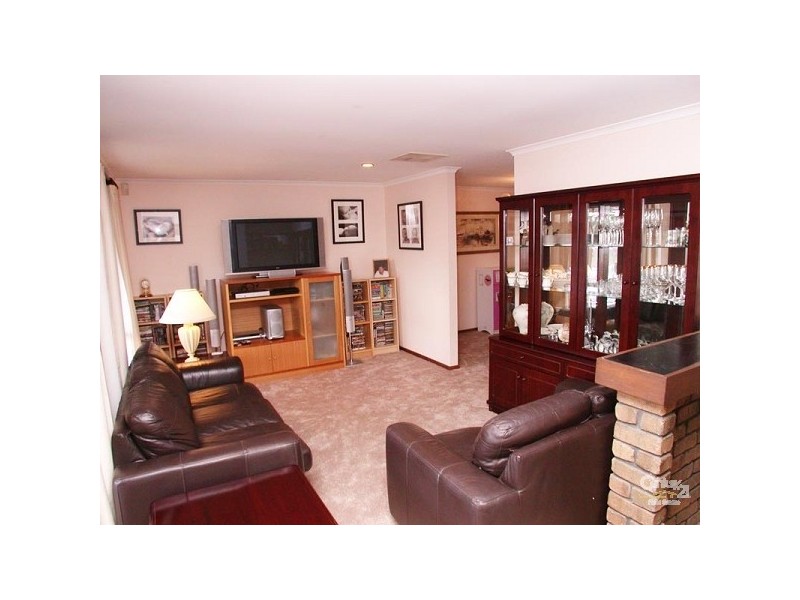 35 Torresan Crescent, Flagstaff Hill SA 5159