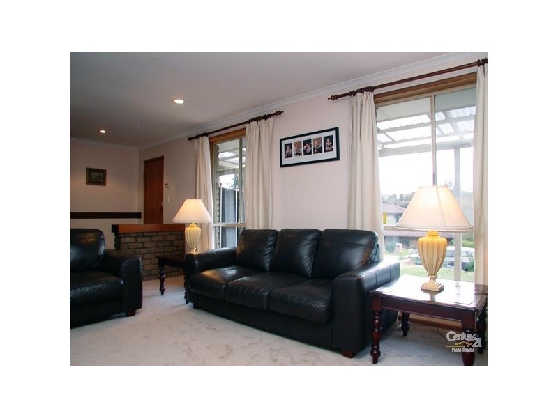 35 Torresan Crescent, Flagstaff Hill SA 5159