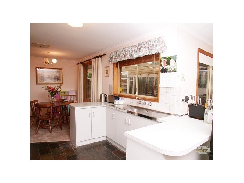 35 Torresan Crescent, Flagstaff Hill SA 5159