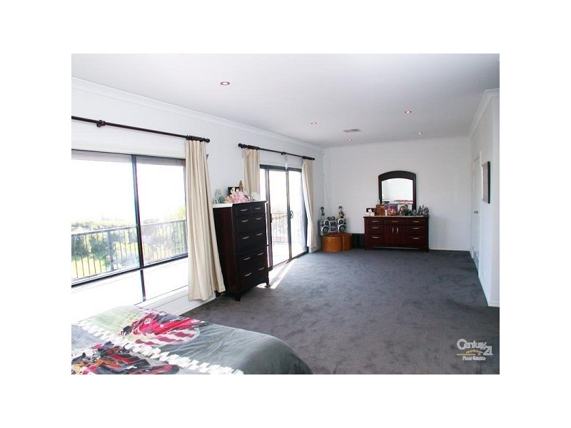 8 Boonga Street, Hallett Cove SA 5158