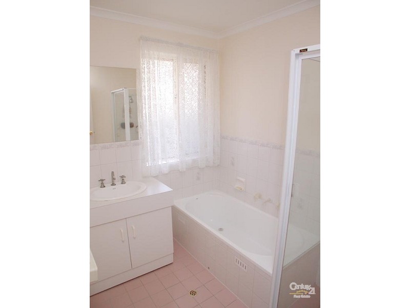6 Bennett Close, Aberfoyle Park SA 5159