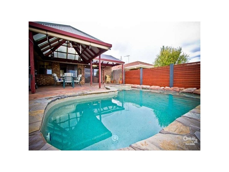 15 Aroona Road, Hallett Cove SA 5158