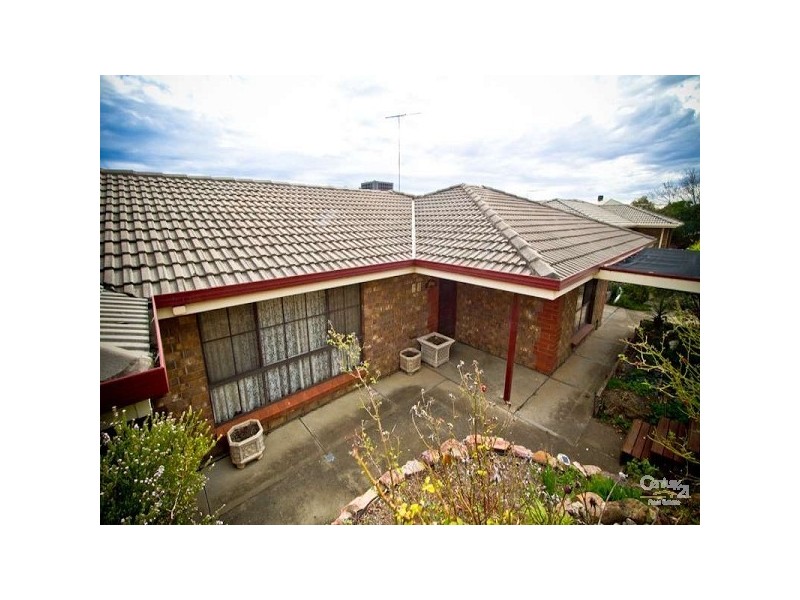 15 Aroona Road, Hallett Cove SA 5158