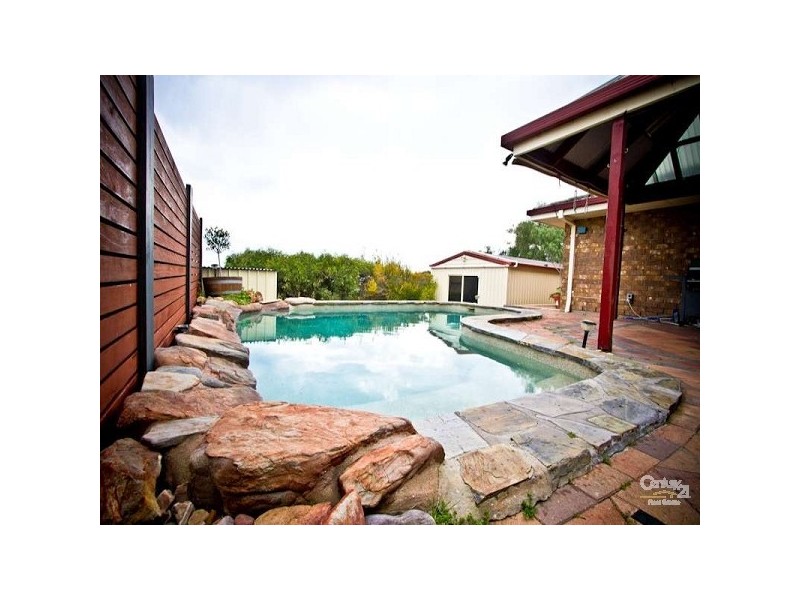 15 Aroona Road, Hallett Cove SA 5158