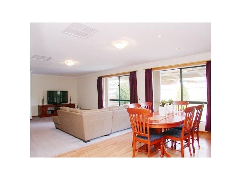 12 Tusmore Drive, Onkaparinga Hills SA 5163