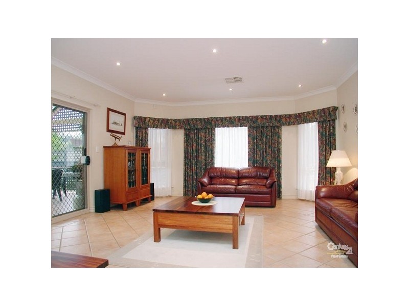 9A Sandow Crescent, Coromandel Valley SA 5051