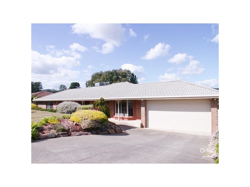 2 Simon Court, Aberfoyle Park SA 5159