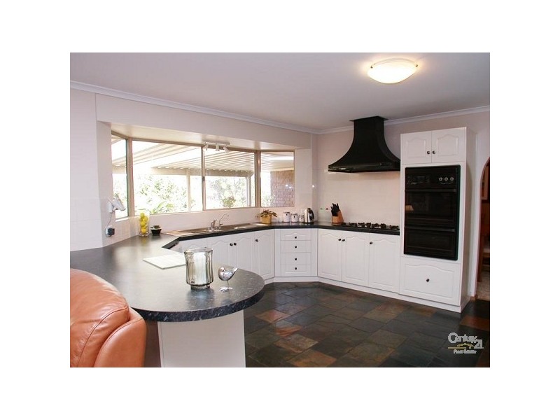 2 Simon Court, Aberfoyle Park SA 5159