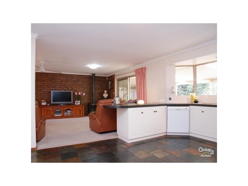 2 Simon Court, Aberfoyle Park SA 5159